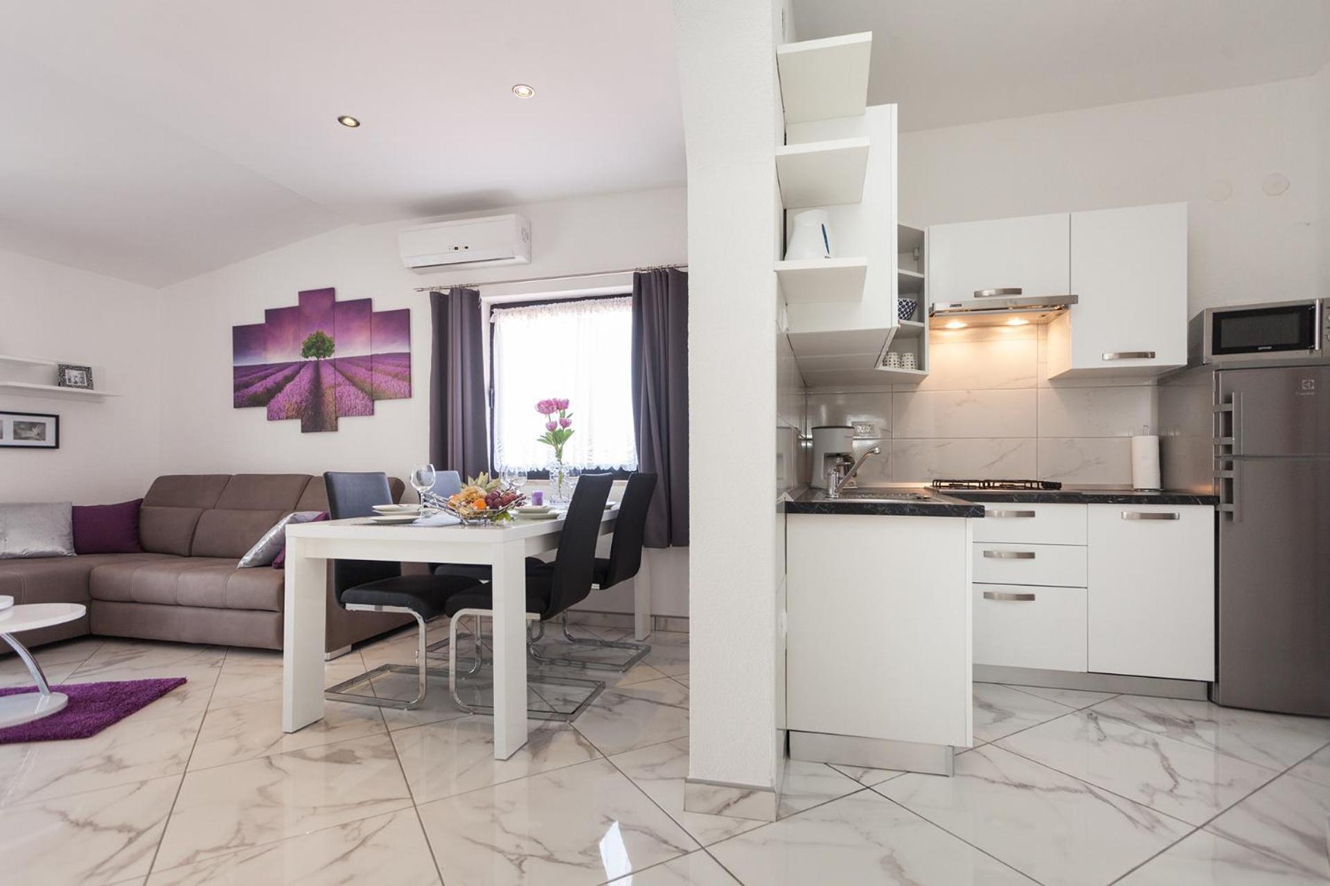 Apartments Paradis ロヴィニ 部屋 写真